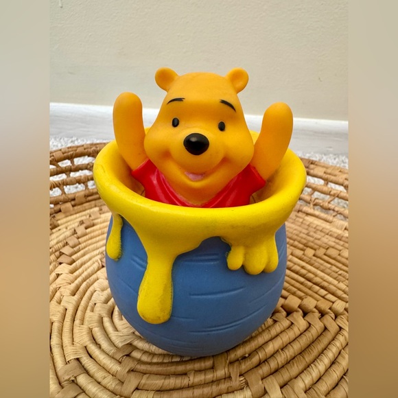 Disney Winnie the Pooh Poppin Surprise Pooh Vintage 1990’s - Picture 1 of 6